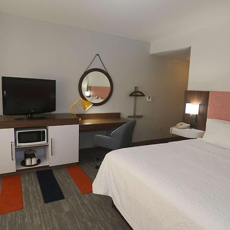 Hampton Inn Owego Buitenkant foto