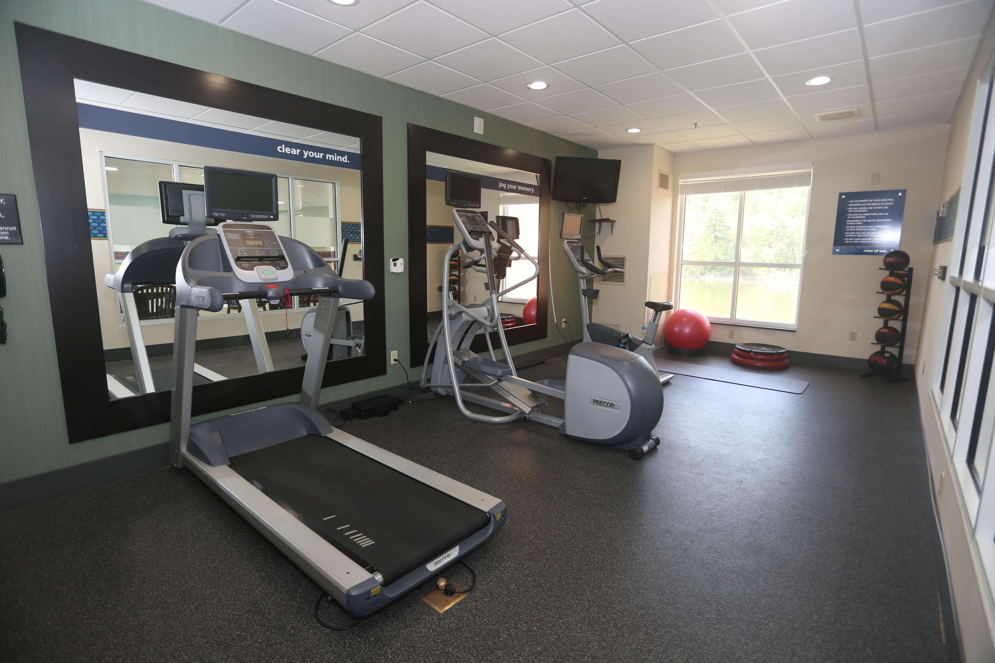 Hampton Inn Owego Buitenkant foto