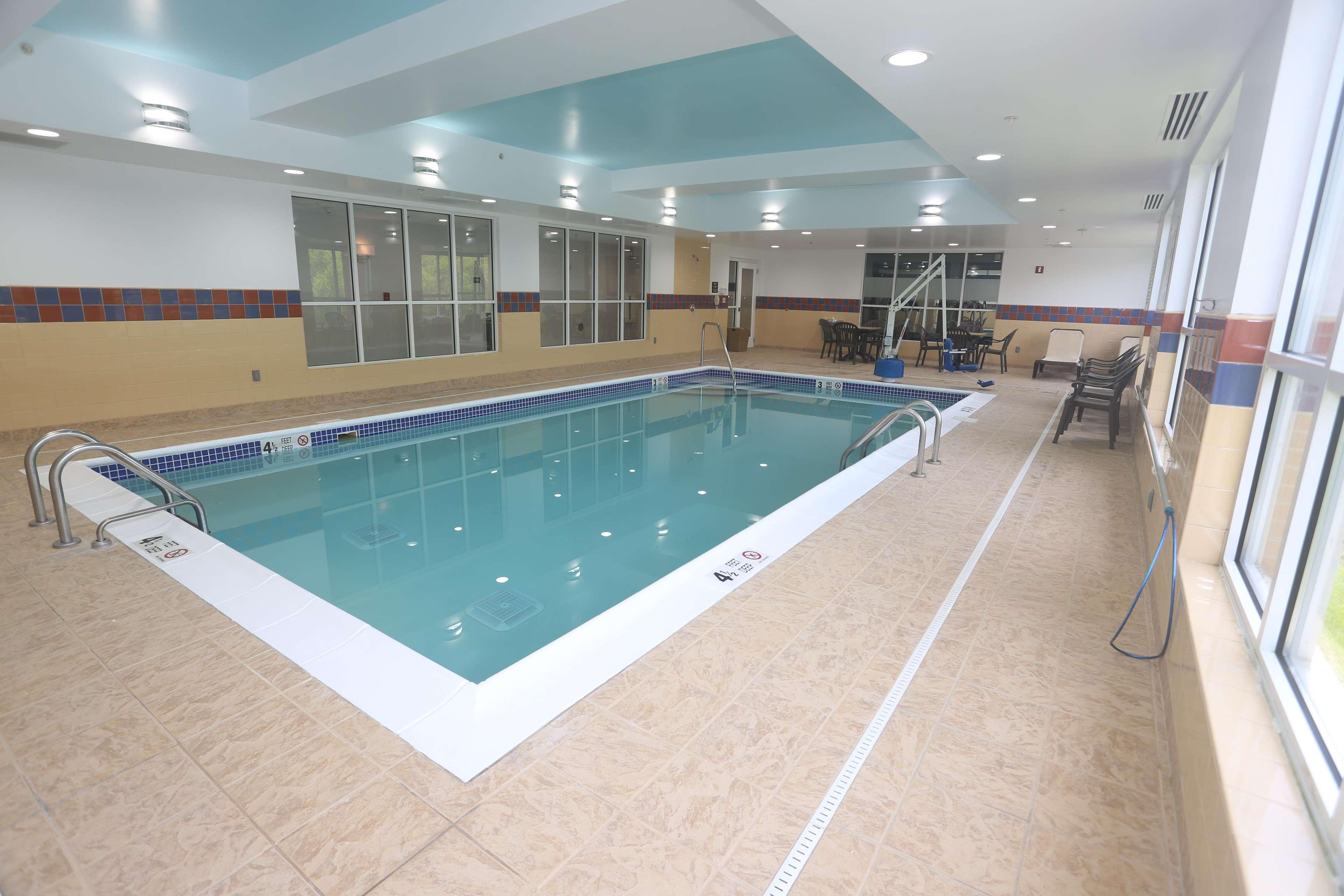Hampton Inn Owego Buitenkant foto