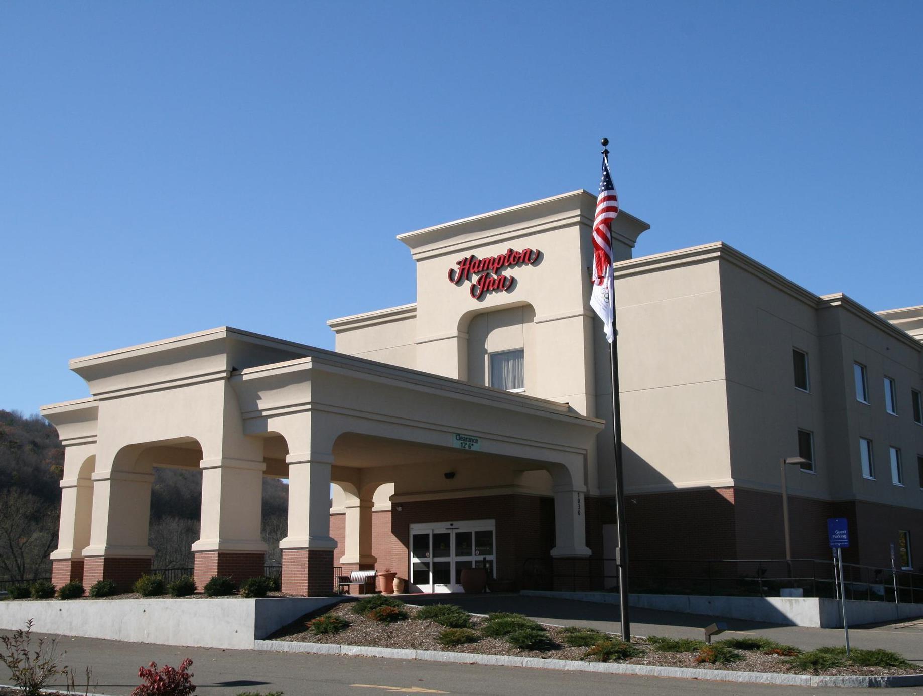 Hampton Inn Owego Buitenkant foto