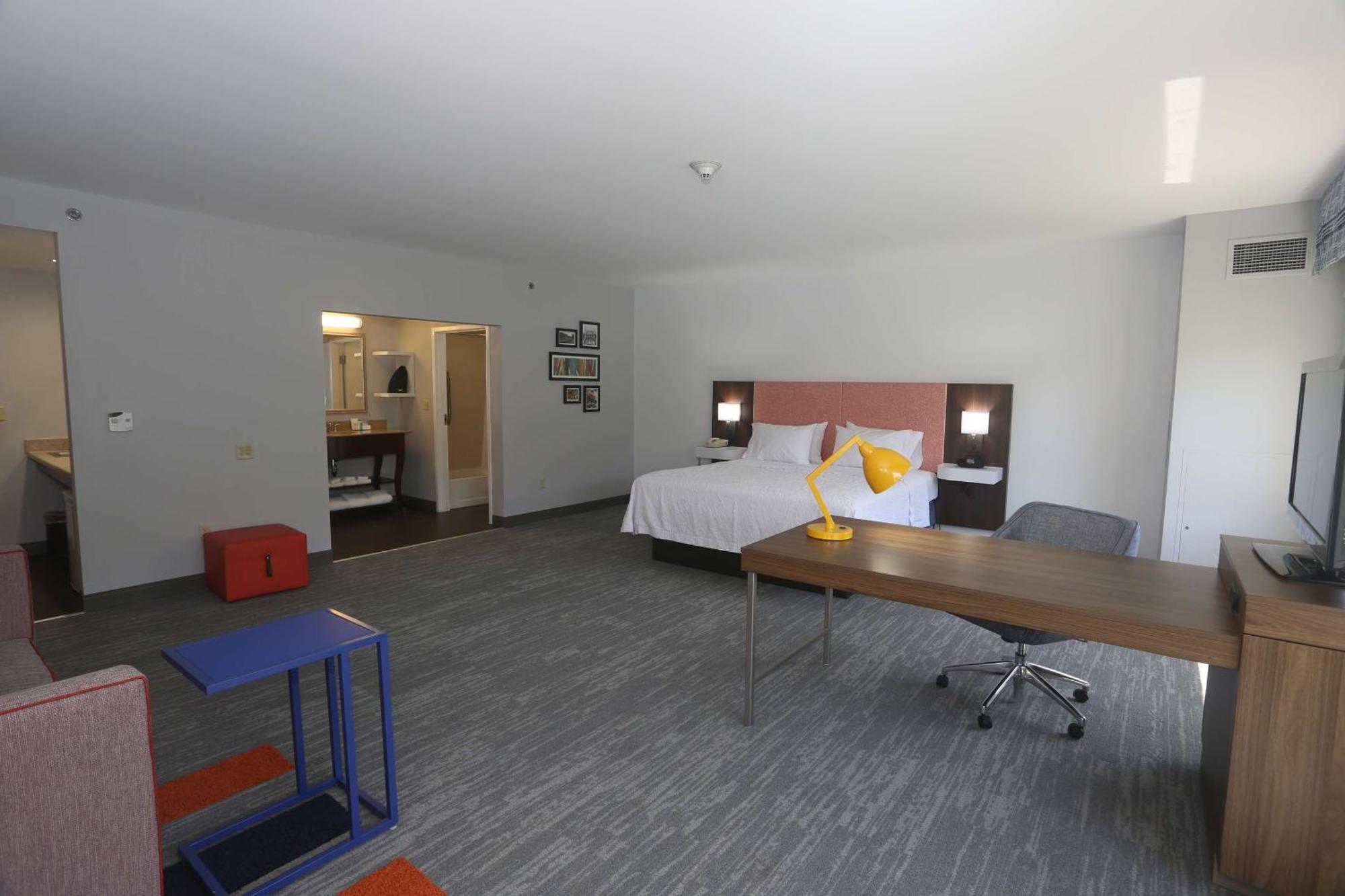 Hampton Inn Owego Buitenkant foto