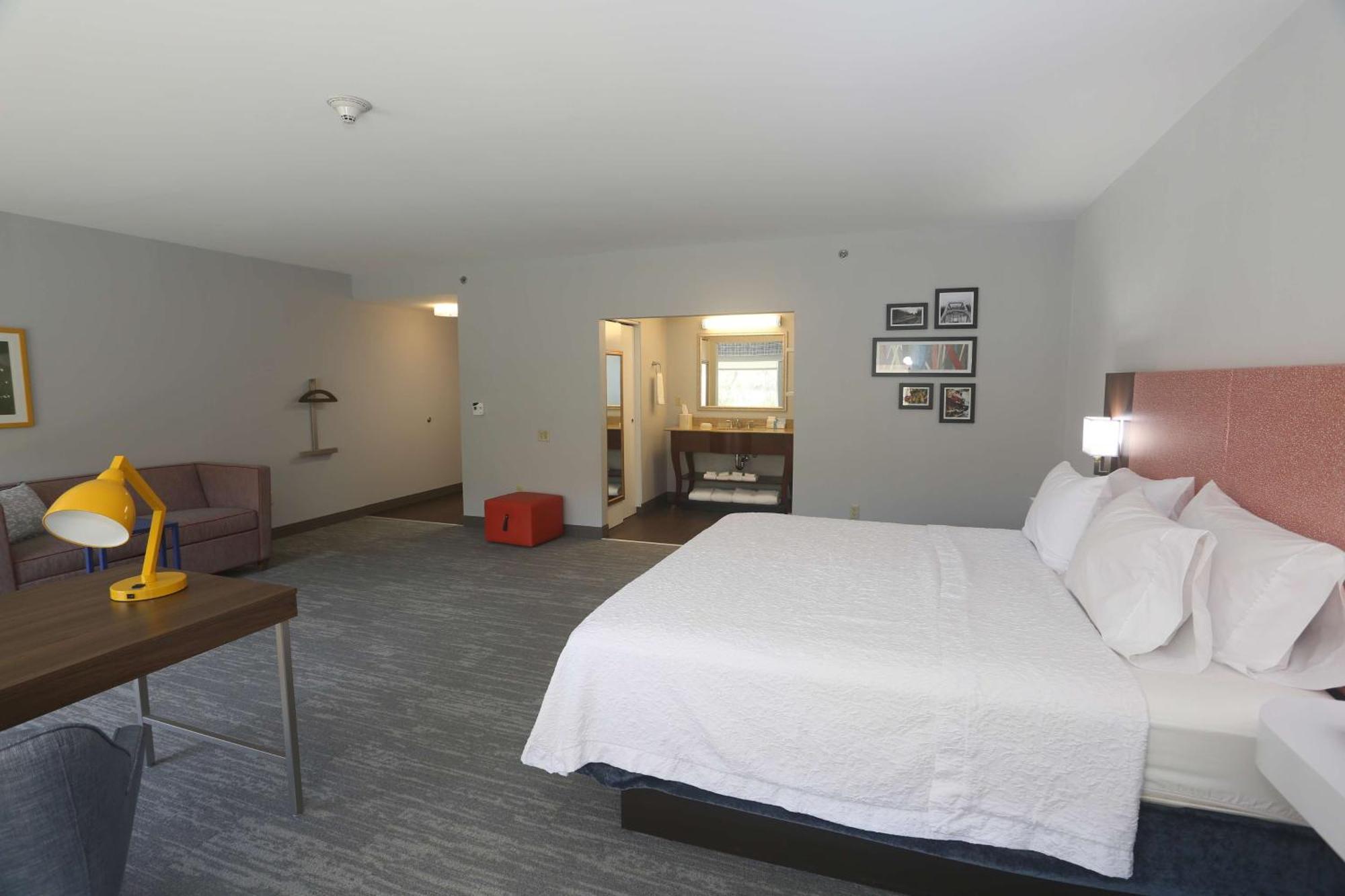 Hampton Inn Owego Buitenkant foto