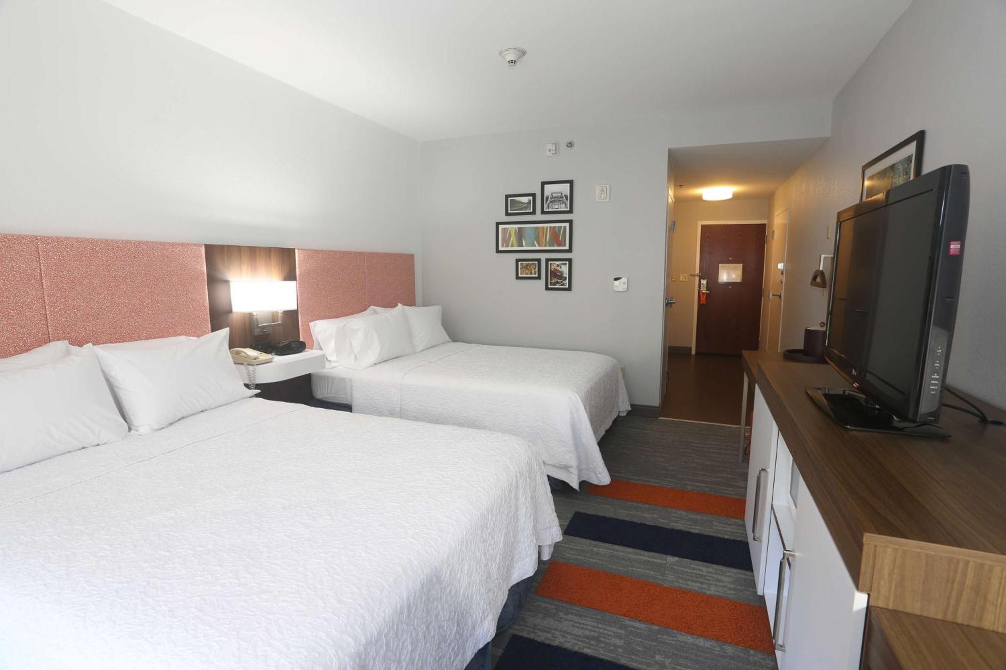 Hampton Inn Owego Buitenkant foto